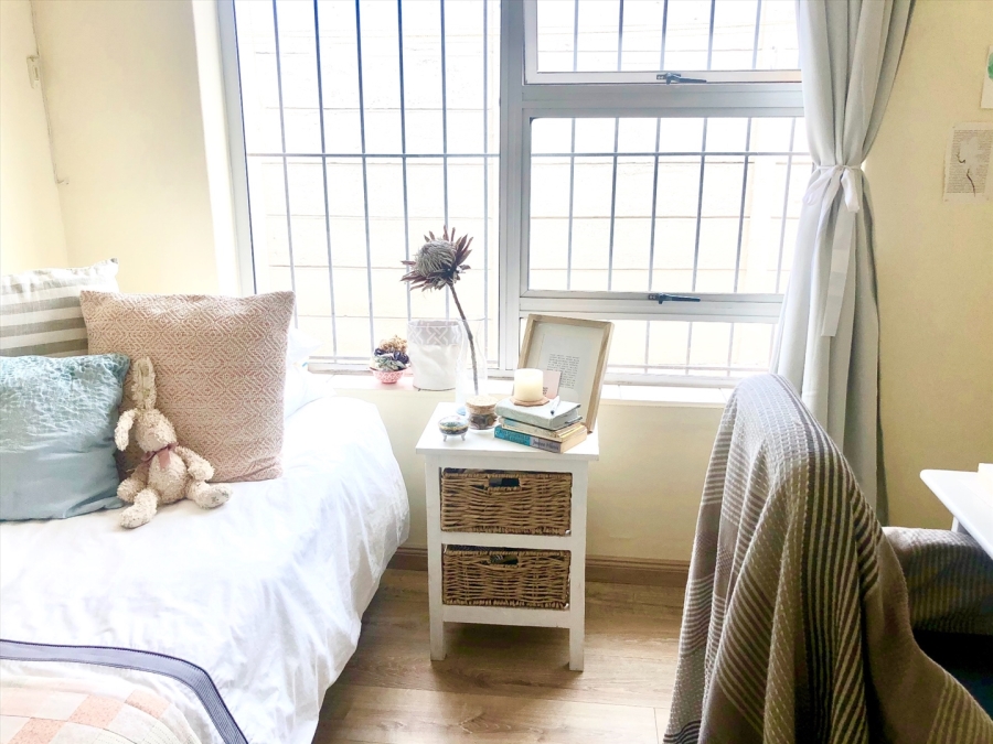 To Let 3 Bedroom Property for Rent in Loevenstein Western Cape
